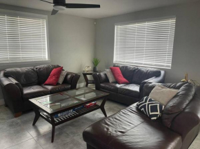 Relaxing 4 bedroom house perfect Florida getaway